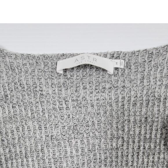 ASTR The Label Wrap Front Sweater Gray Low V-Neck Long Sleeve Womens Medium - Picture 2 of 7